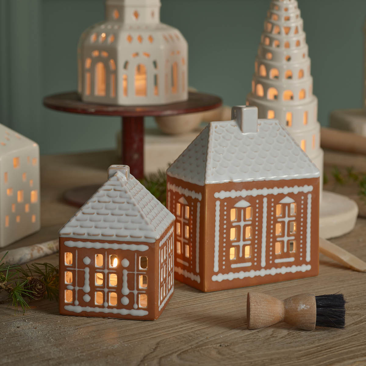 Pepparkakshus Ljuslykta Medium Brun