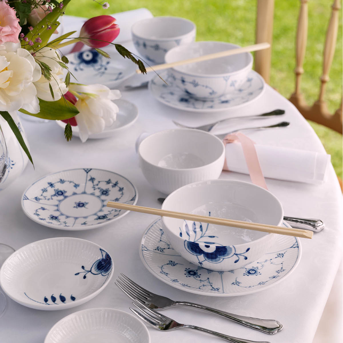 Blue Fluted Mega Skål 1,1 L 18 cm