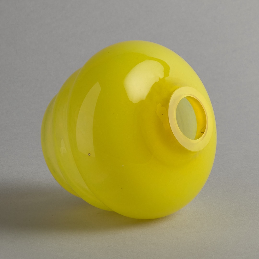 SÅLD "Honungsvas" i Gul av Lisa Reiser