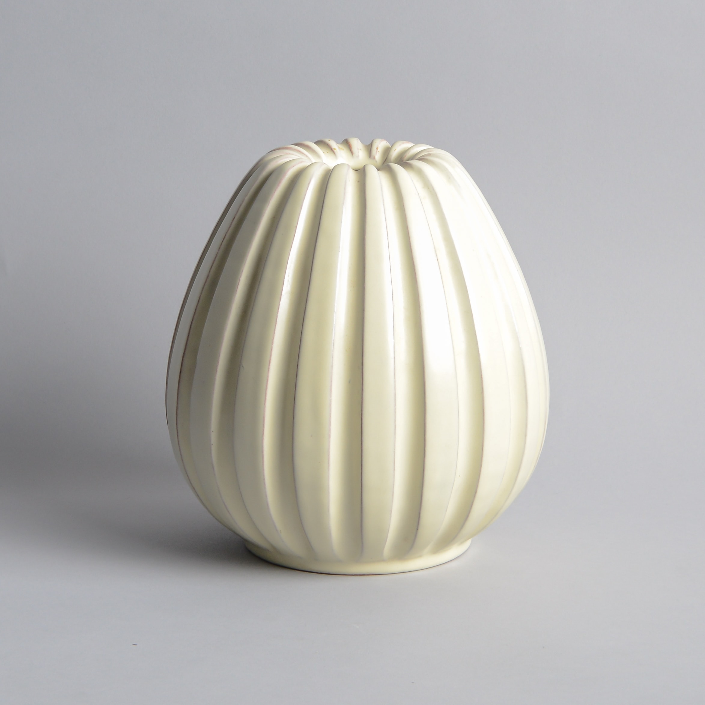 SÅLD "559" Vas Vicke Lindstrand