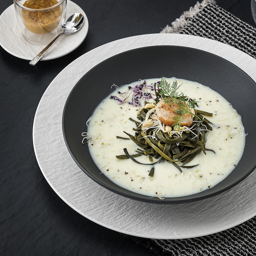 Manufacture Rock Tallrik djup 23,5 cm Svart