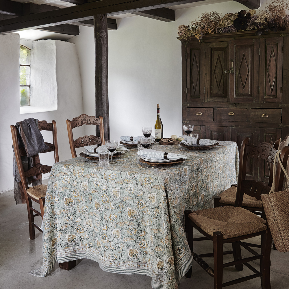 Pomegranate Bordsduk 150x350 cm Seafoam