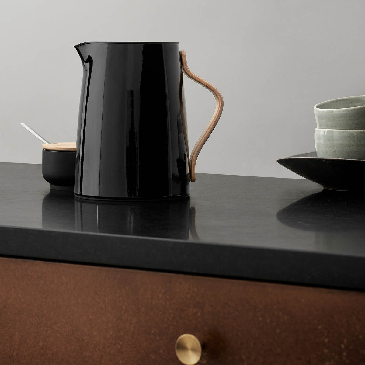 Danish Modern Emma Termoskanna Te 1 L Svart blank