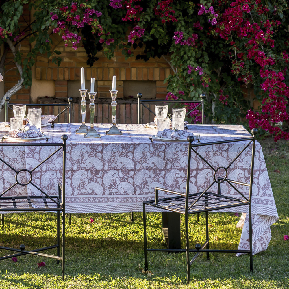 Big Paisley Bordsduk 150x350 cm Rosa