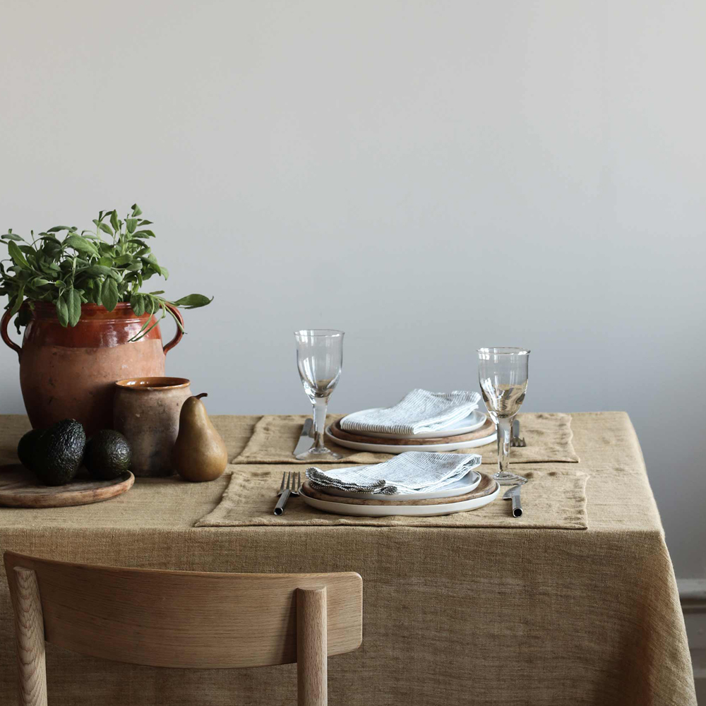 Marion Bordsduk 145x330 cm Pampas