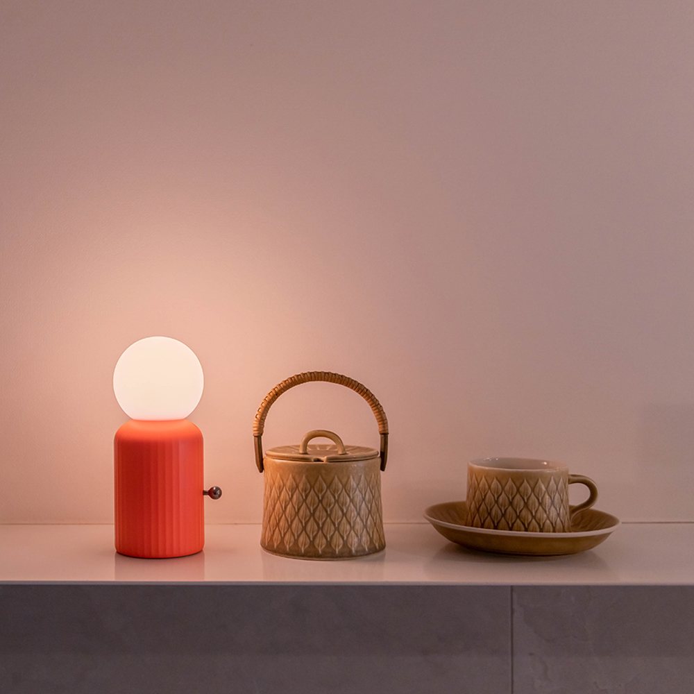 Skittle Lampa med Laddare Coral