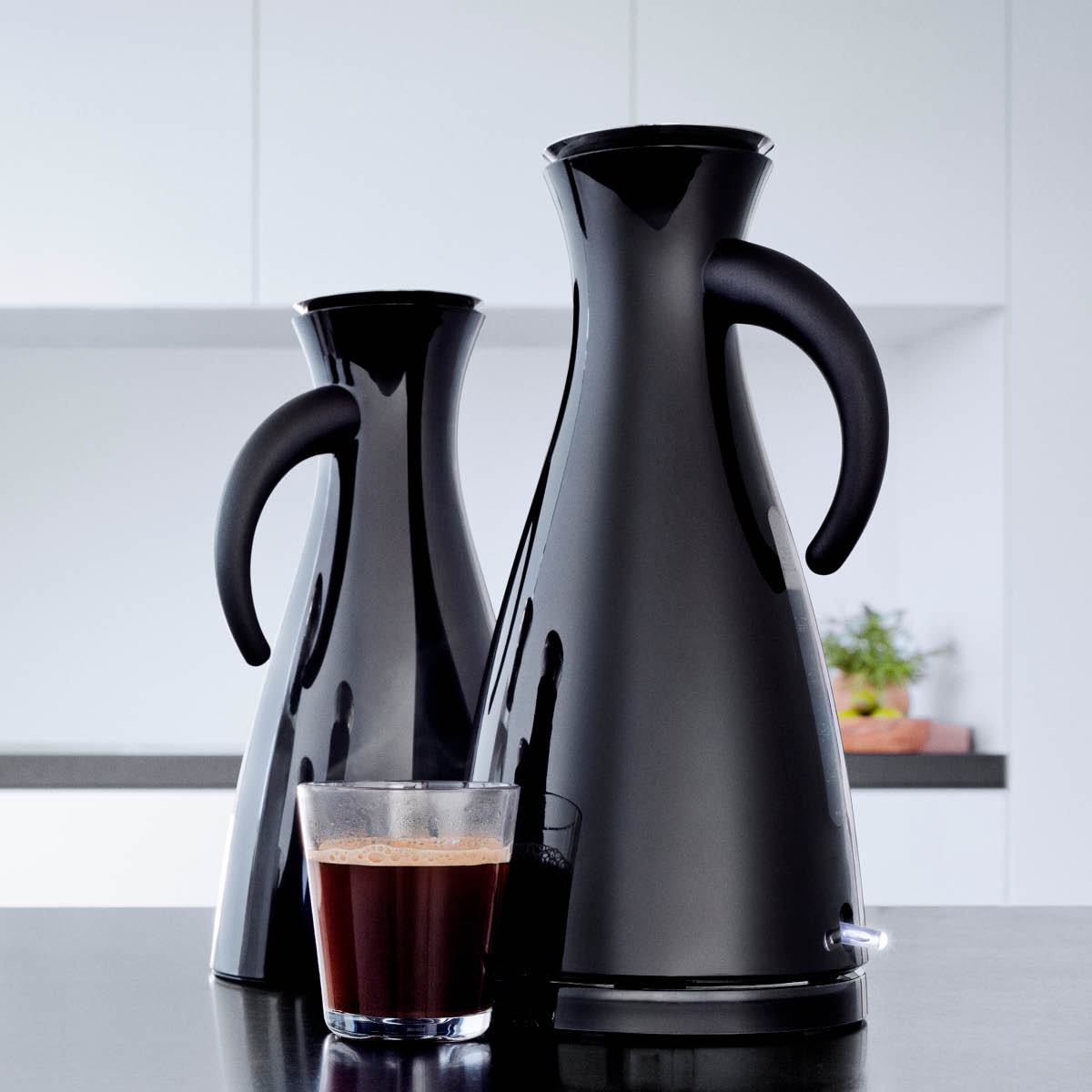 Sladdlös Vattenkokare 1,5 L Svart