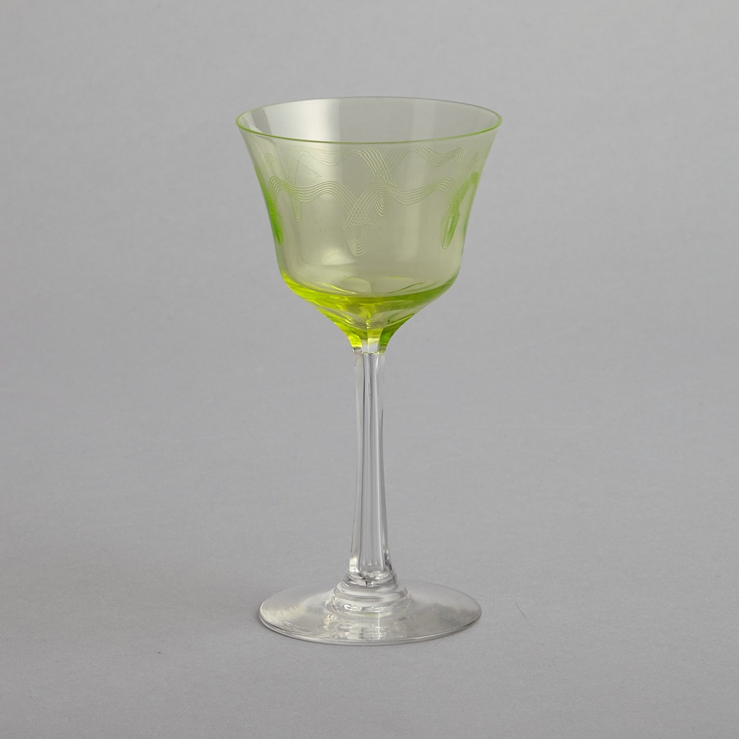 SÅLD Vitvinsglas i Ljusgrönt Glas 11 st