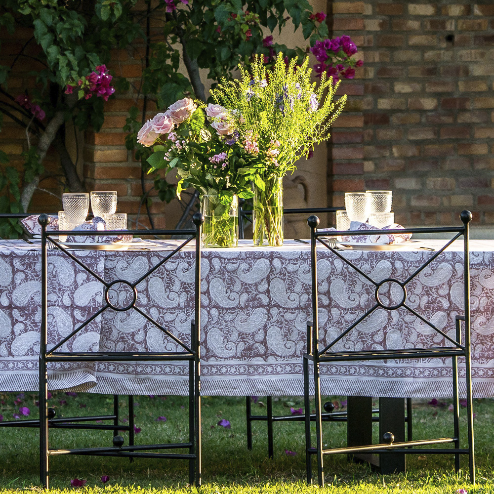 Big Paisley Bordsduk 170x270 cm Rosa