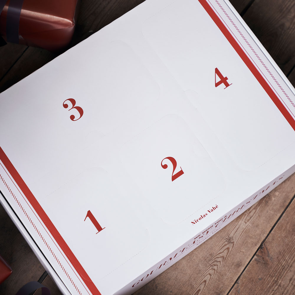 Adventskalender 2022 4 Luckor Vit/Röd