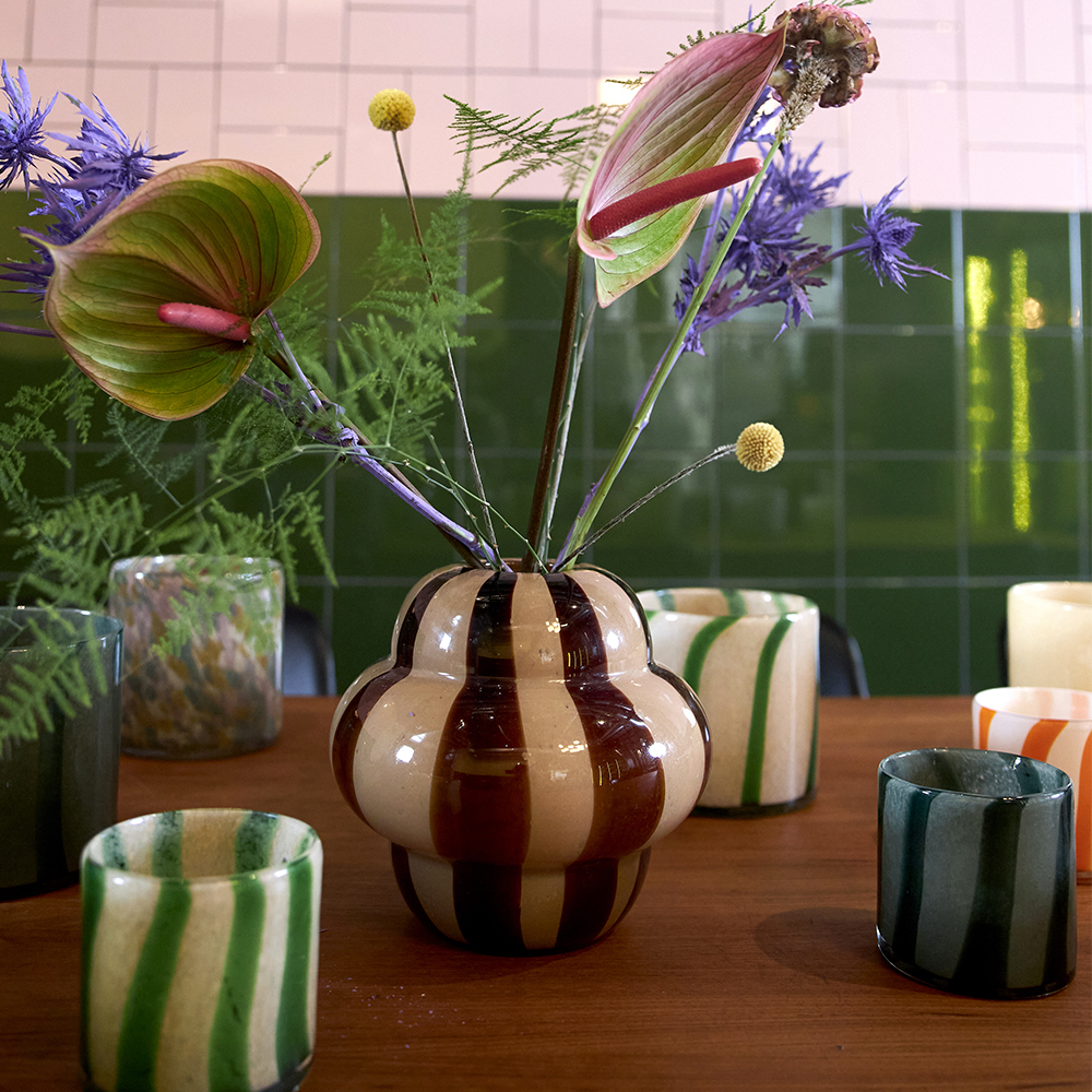 By On Curlie Vas 22 cm Brun/Beige Randig