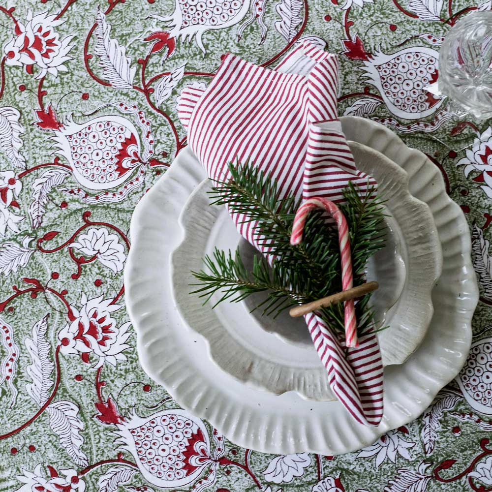 Pomegranate Bordsduk Bomull 150x230 cm Grön