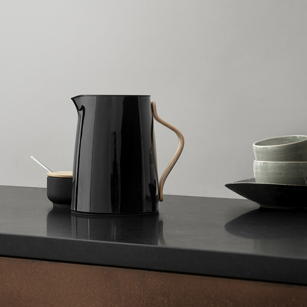 Danish Modern Emma Termoskanna Te 1 L Svart blank