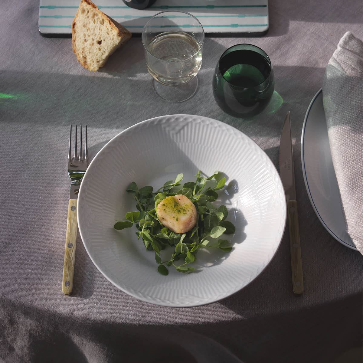 White Fluted Half Lace Djup Tallrik 24 cm