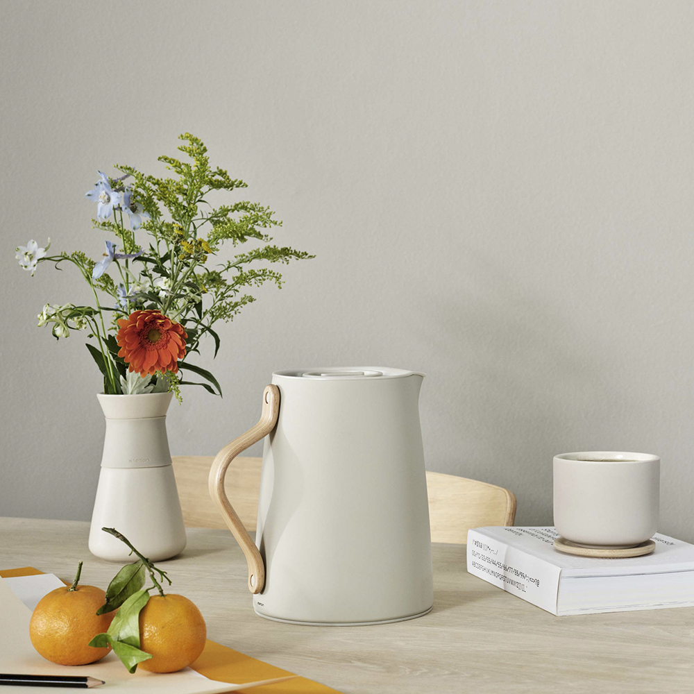 Danish Modern Emma Termoskanna Te 1 L Soft Sand