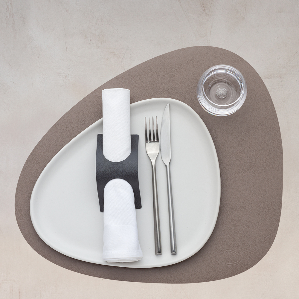 Leather Serene Curve Bordstablett L 37x44 cm Mole Grey