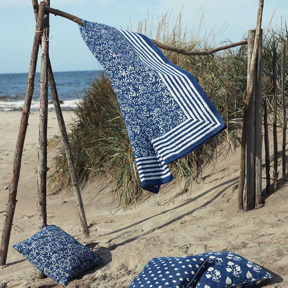 Indigo Bordsduk 170x270 cm Aster