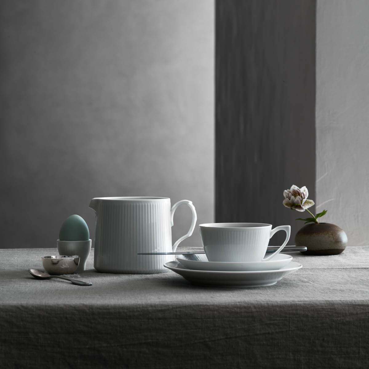 White Fluted Tekopp med Fat 28 cl