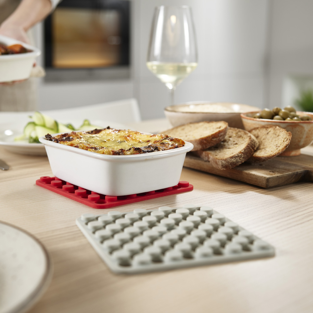 Duo Grytunderlägg 14x14 cm Grå/Röd