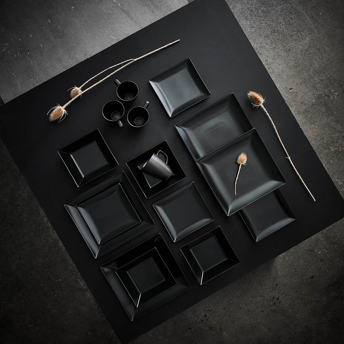 Quadro Tallrik flat 26x26 cm Svart matt