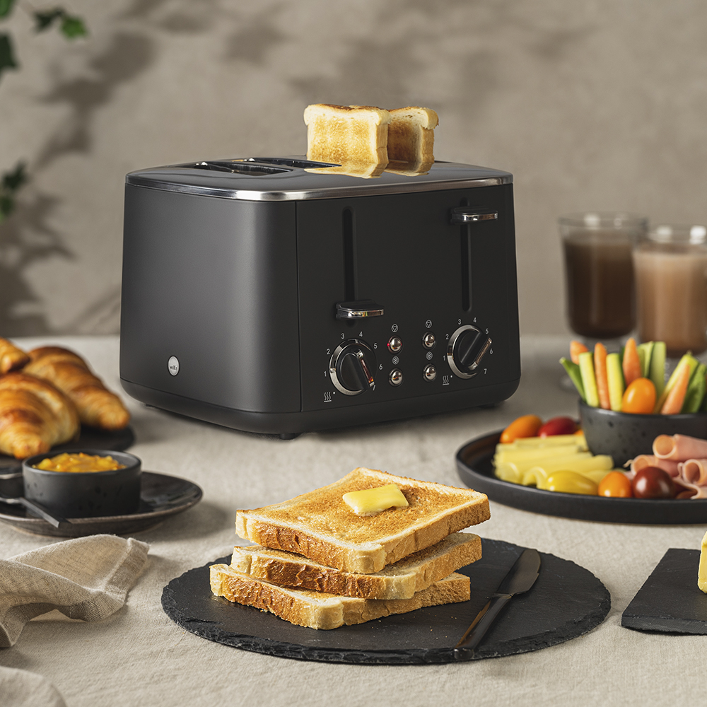 Family Brödrost TO4B-1600 Svart