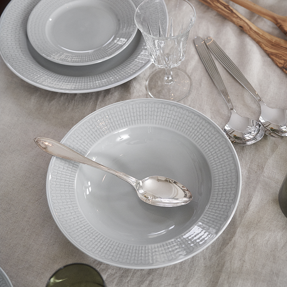 Swedish Grace Tallrik djup 25 cm Dimma