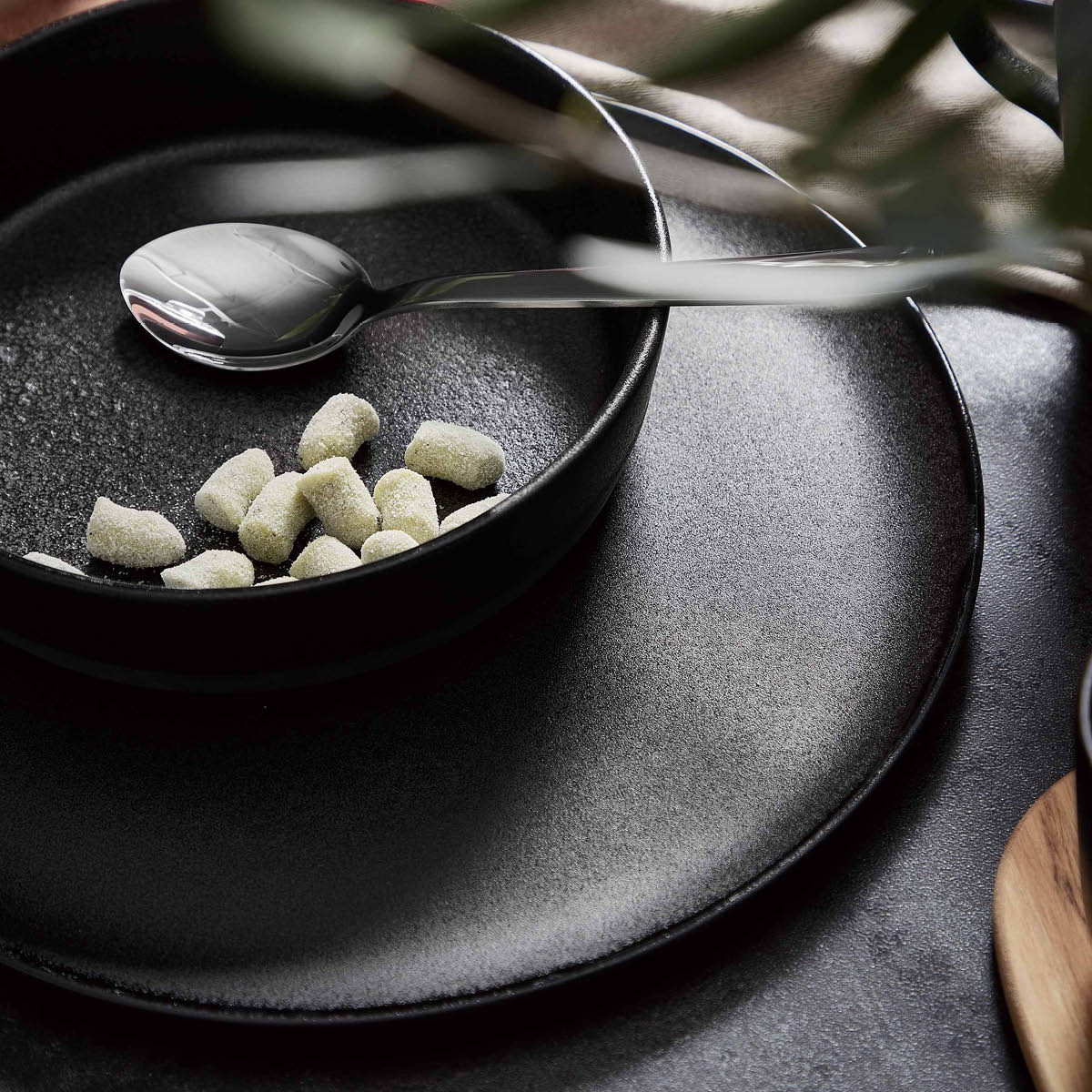 Raw Sopptallrik 19,4 cm Titanium Black