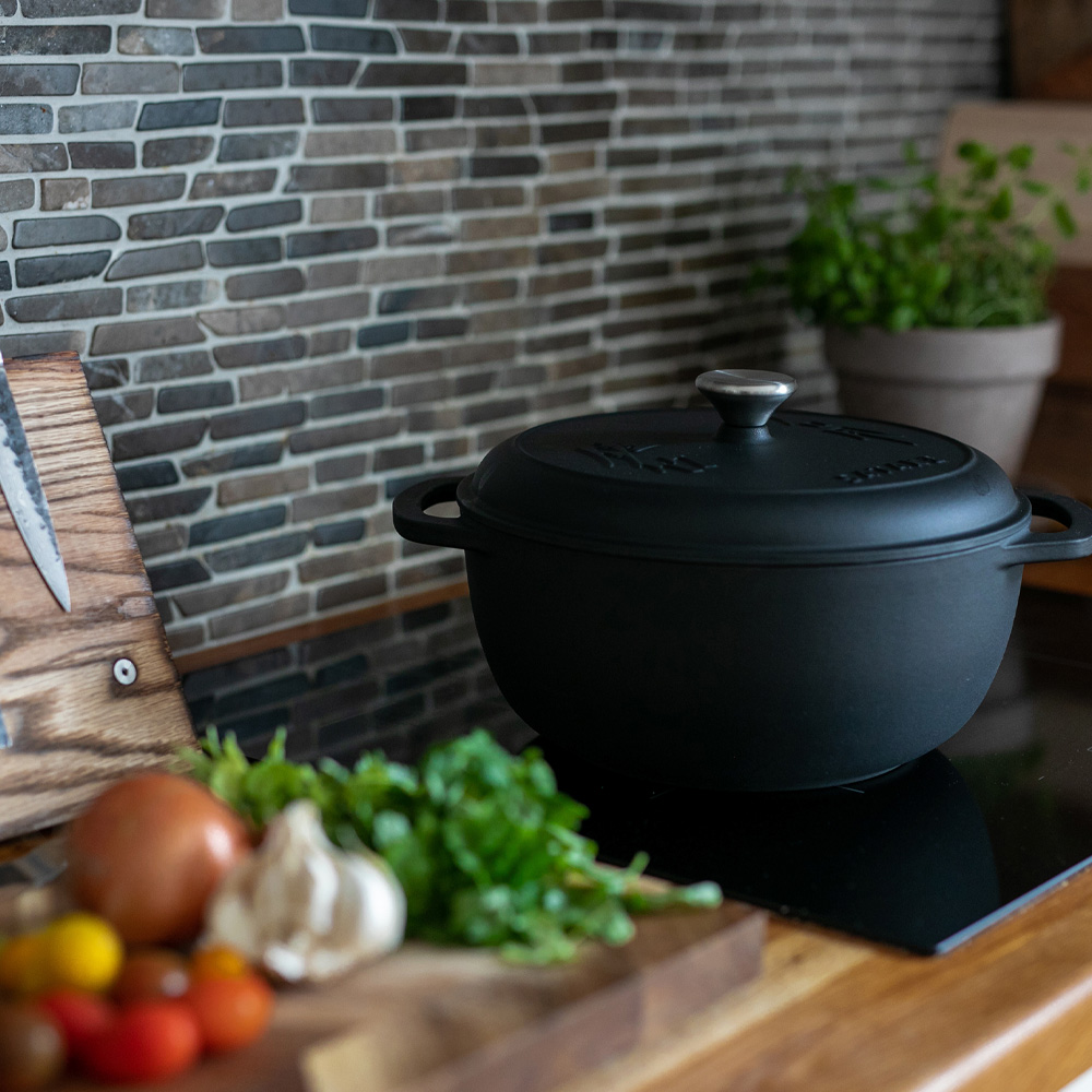 Gjutjärnsgryta mattemaljerad 6 L Mattsvart