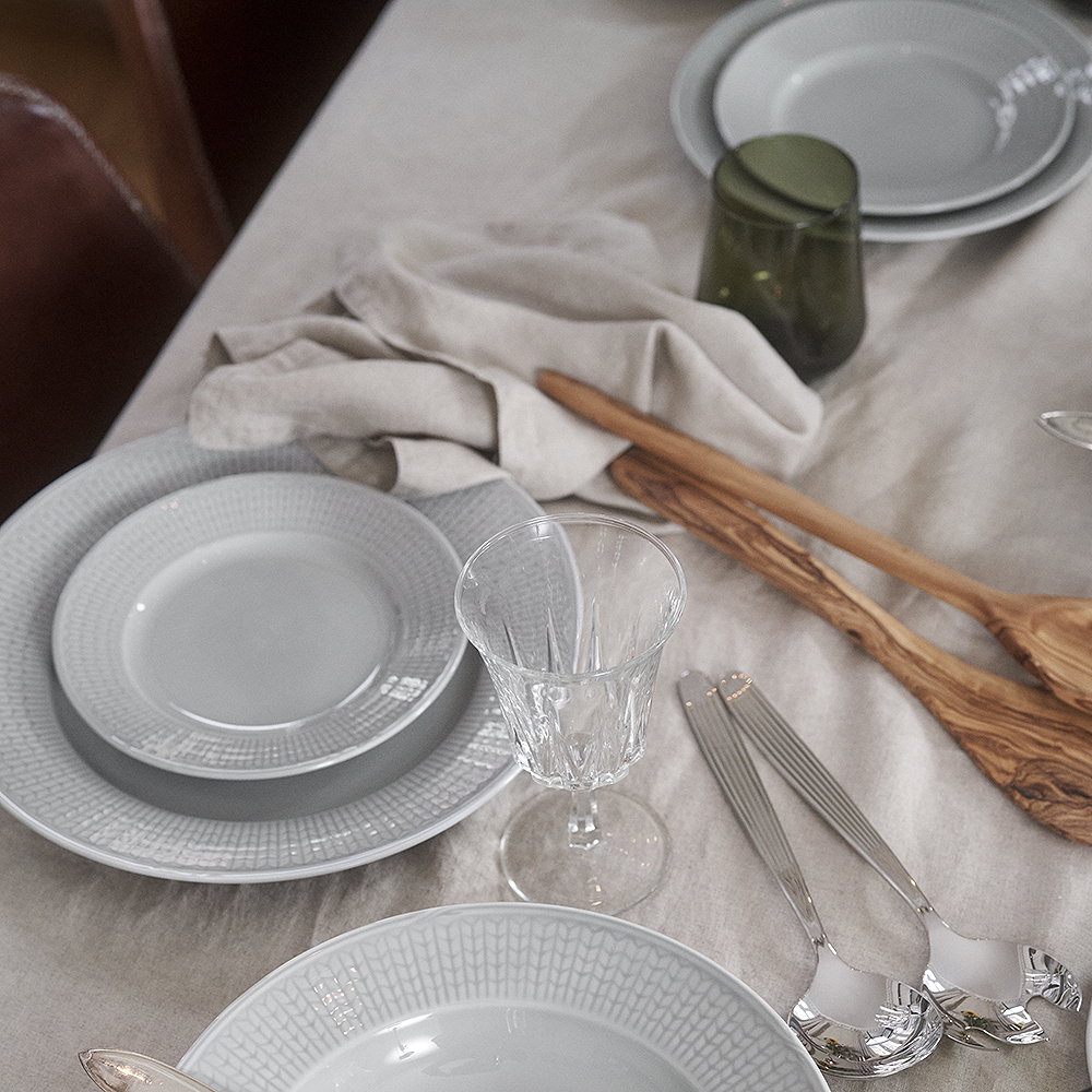Swedish Grace Tallrik flat 21 cm Dimma