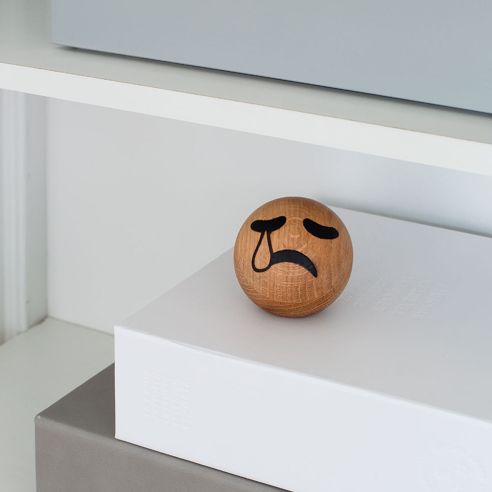 Emojiboll Ek 7 cm Sad