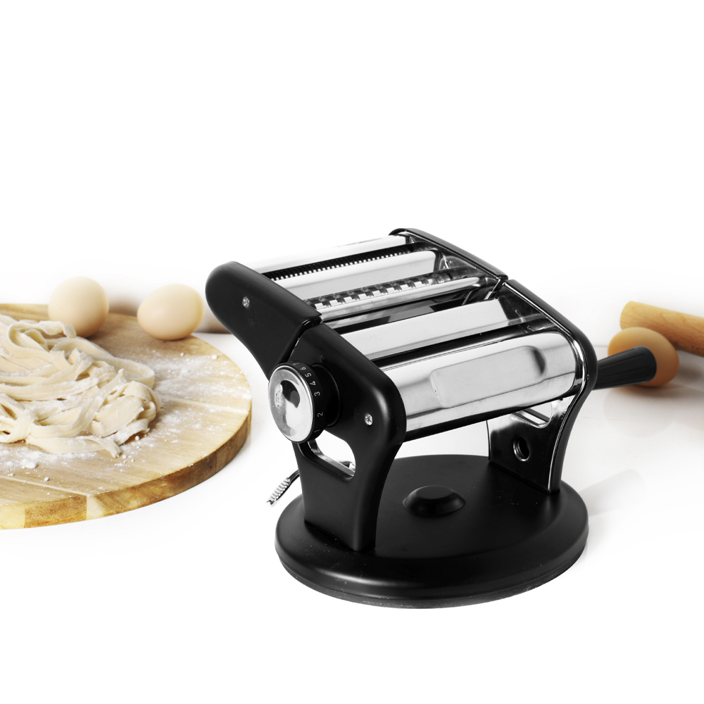 Basis Pastamaskin 24x22 cm Svart/Blank