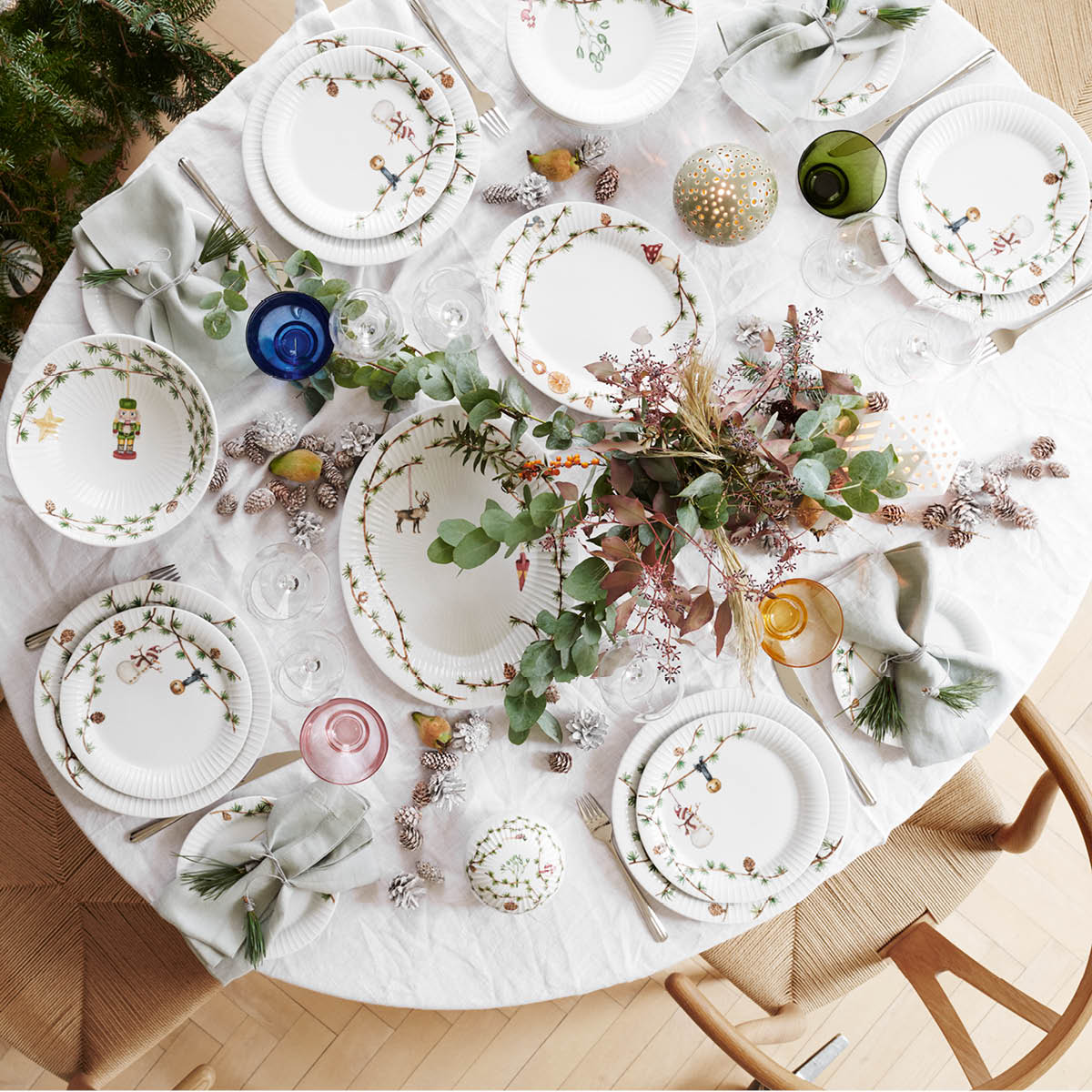 Hammersh?i Christmas Fat Oval 27x34 cm Vit