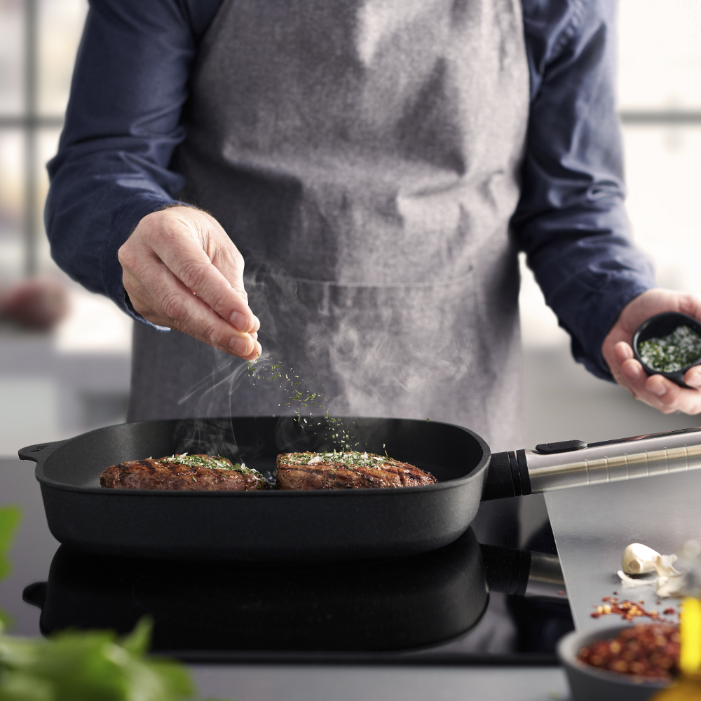 Diamond XR Logic Stekpanna med Avtagbart Handtag 28 cm