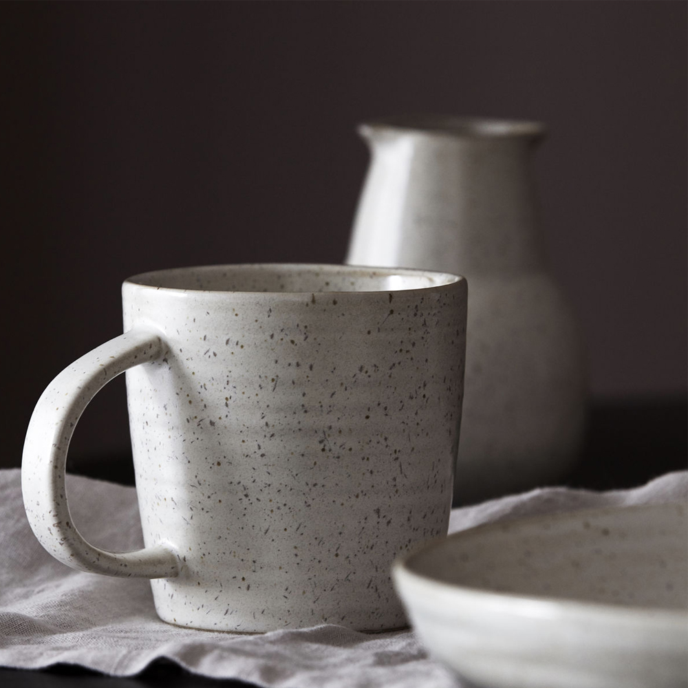 Pion Kopp 9 cm Gr&aring;/Vit