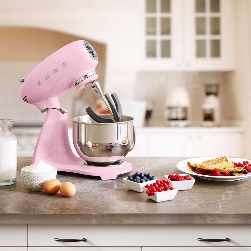 Smeg 50's Style Köksmaskin SMF03 4,8 L Pastellrosa