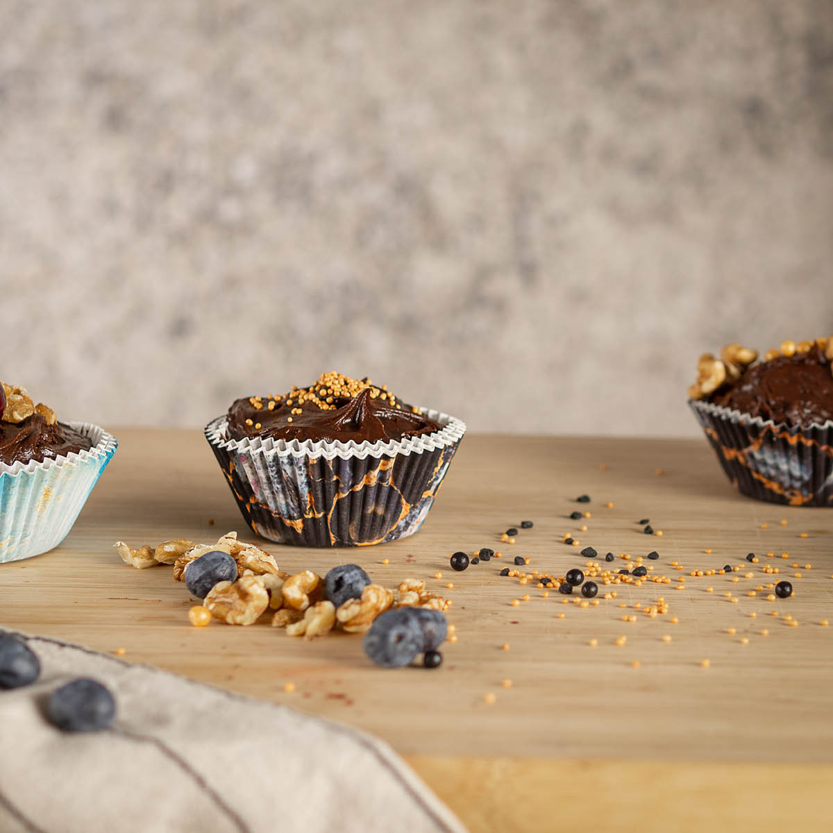 bAYk Muffinsform 7x5x3,5 cm 50-pack Svart/Guld