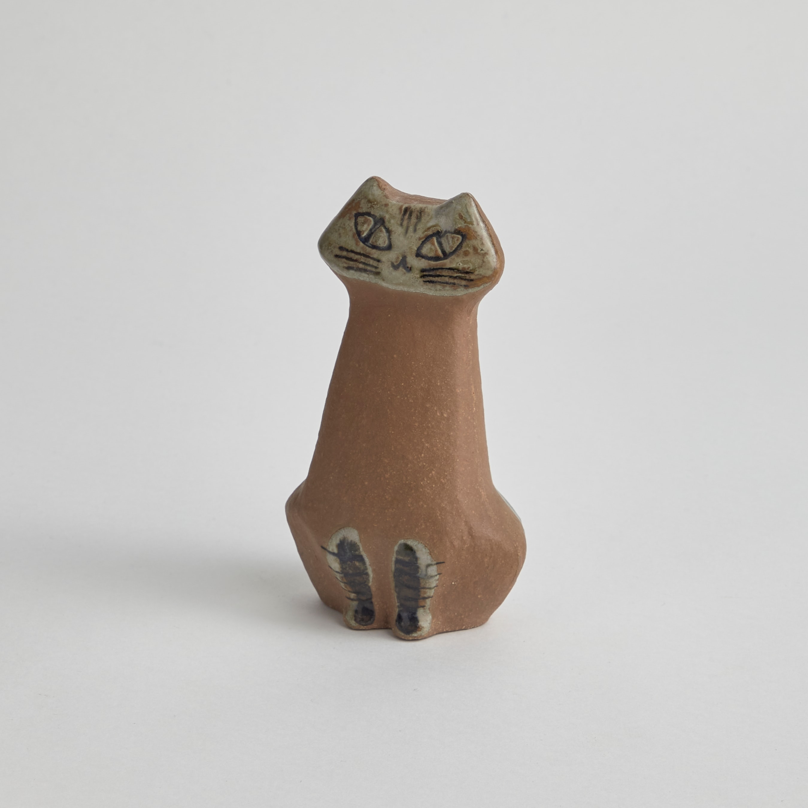 SÅLD Sittande Katt av Lisa Larson