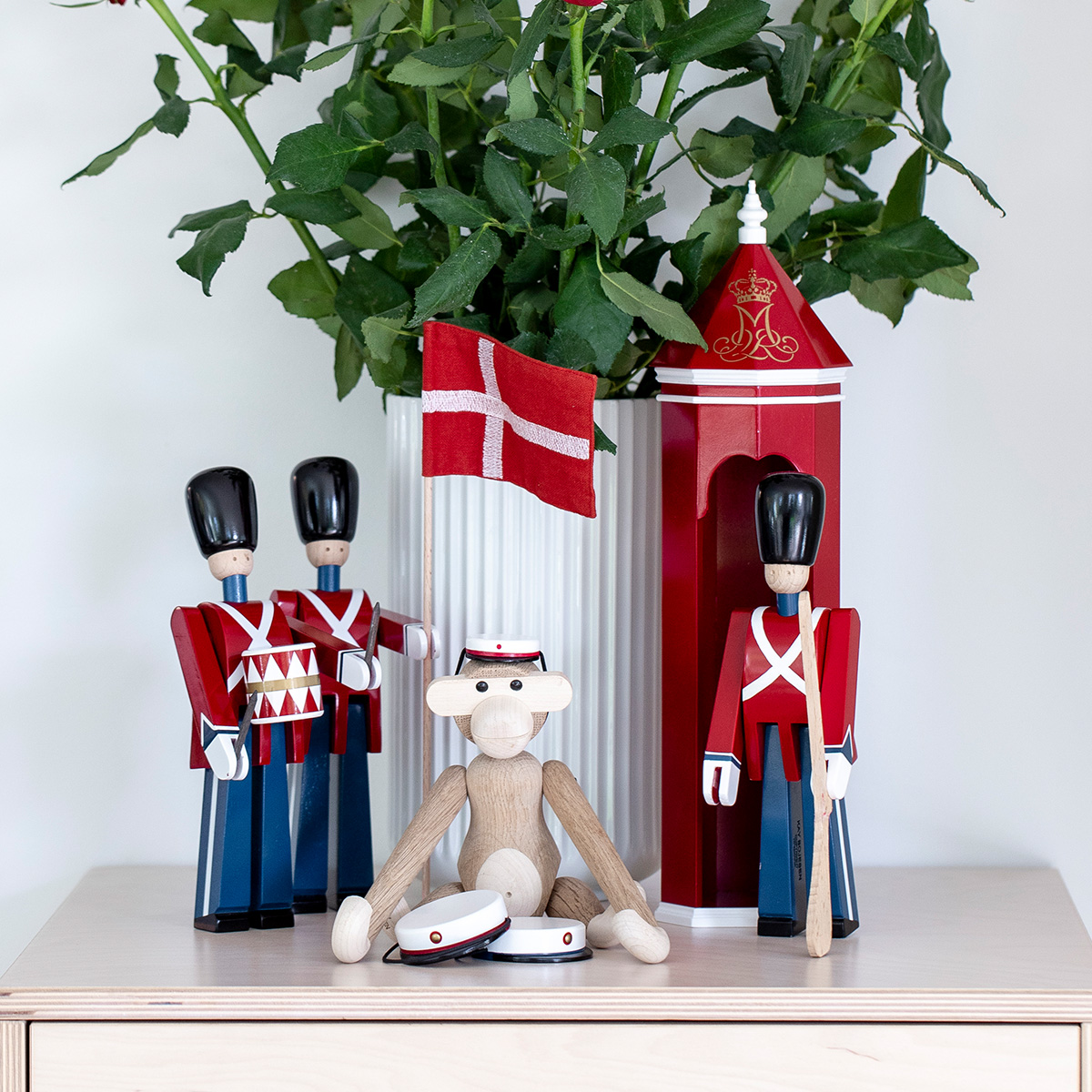 Figurer Trumslagare 22,5 cm Röd/Blå/Vit