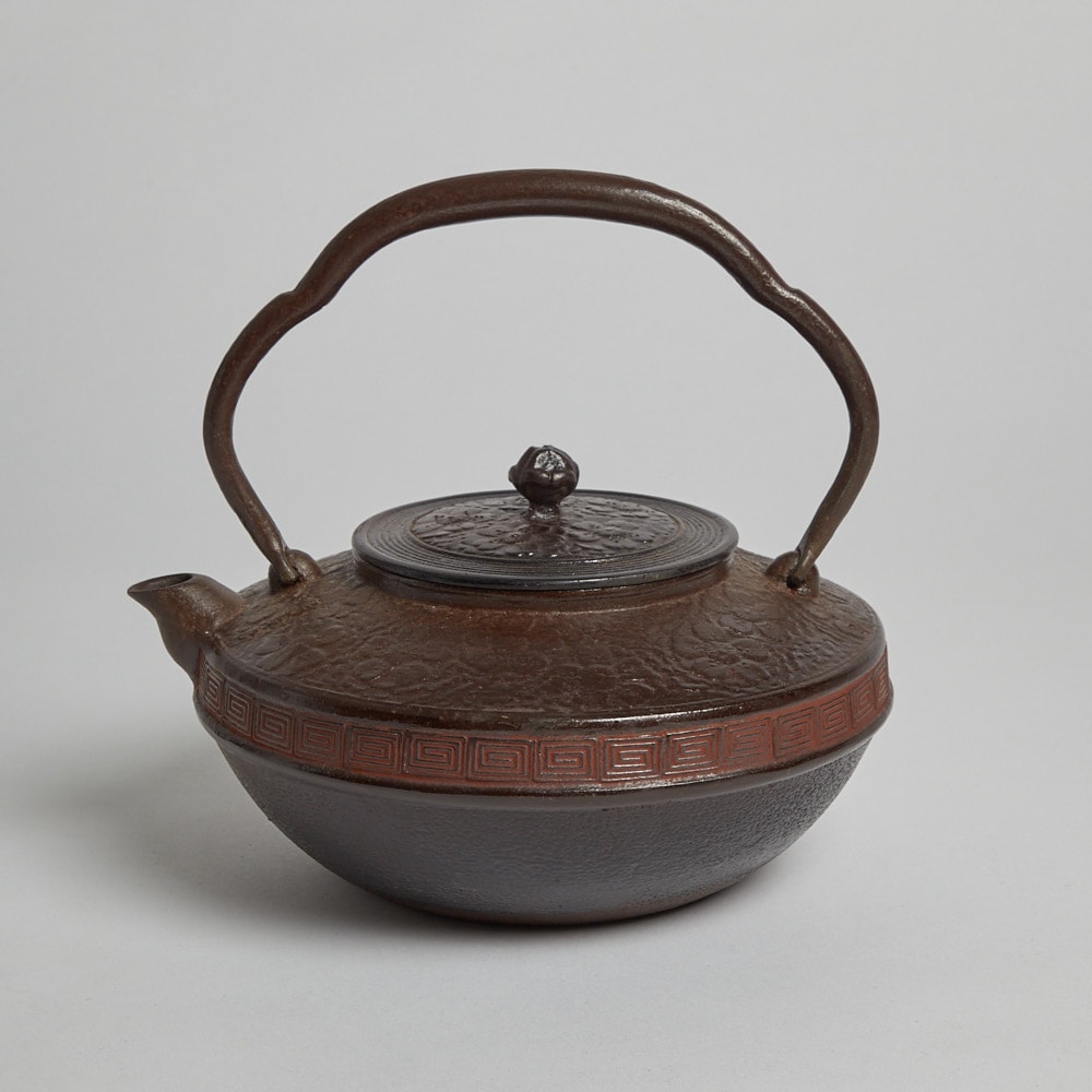 SÅLD Tekanna med Reliefmönster