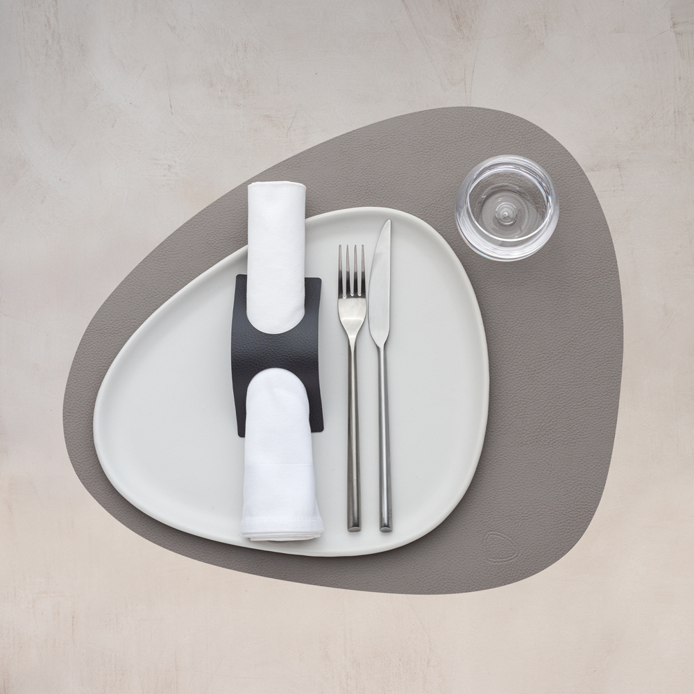 Leather Serene Curve Bordstablett L 37x44 cm Ash