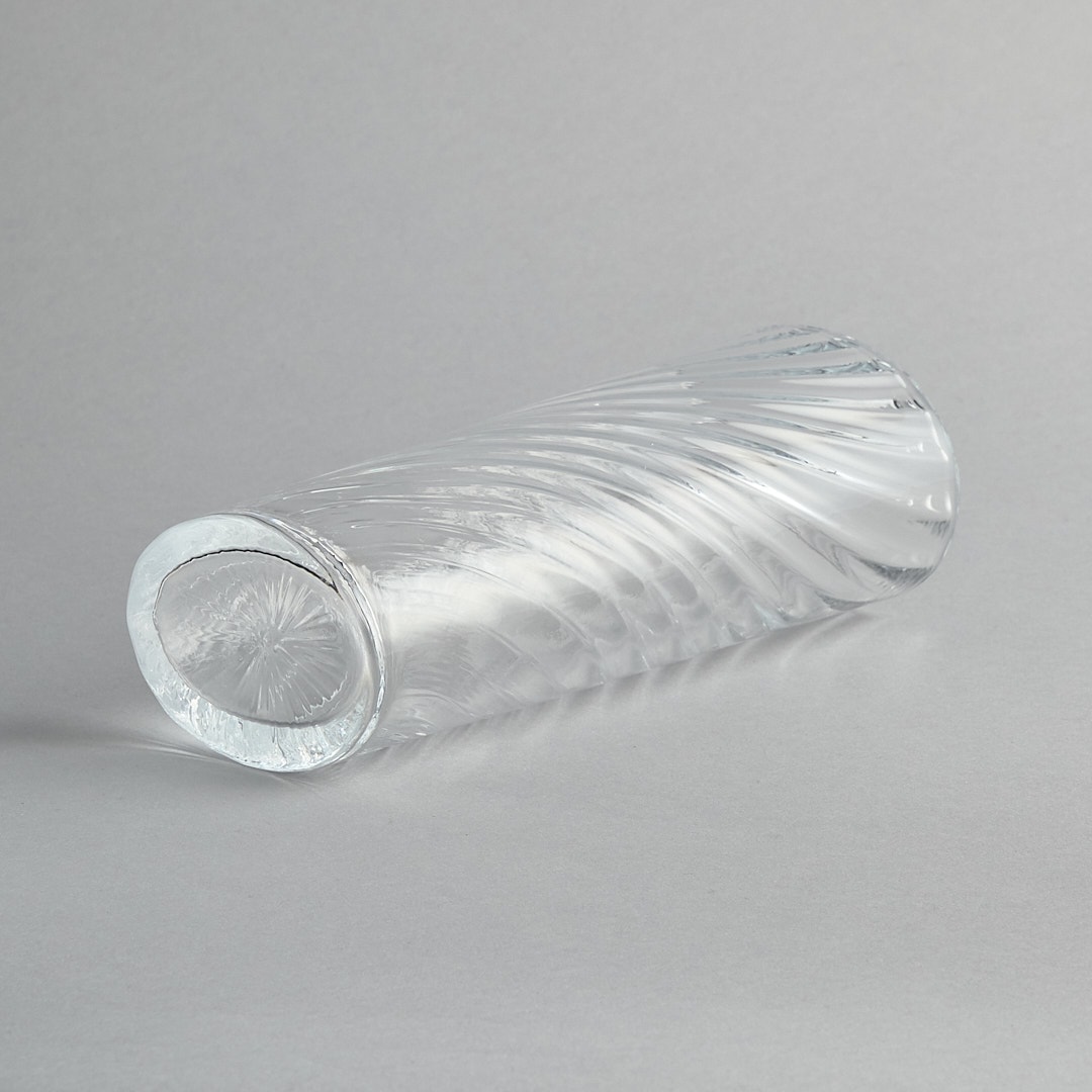 Glasvas av Bertil Vallien