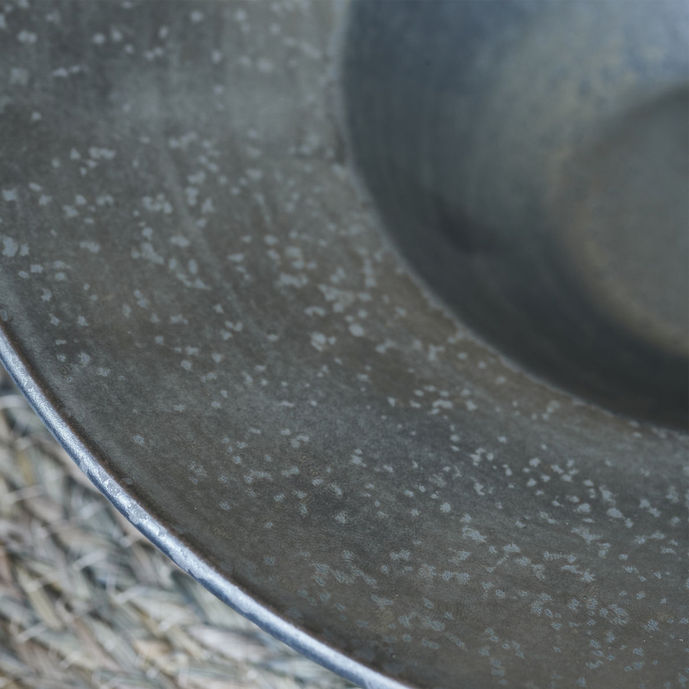 Pion Pastatallrik 25 cm Svart/Brun