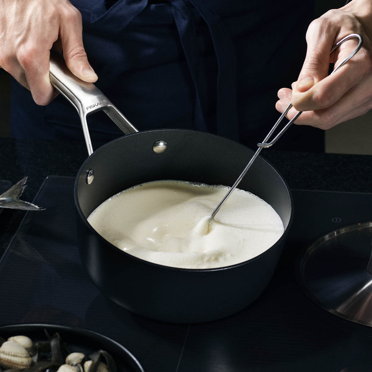 Taiten Kastrull med lock 1,6 L Svart