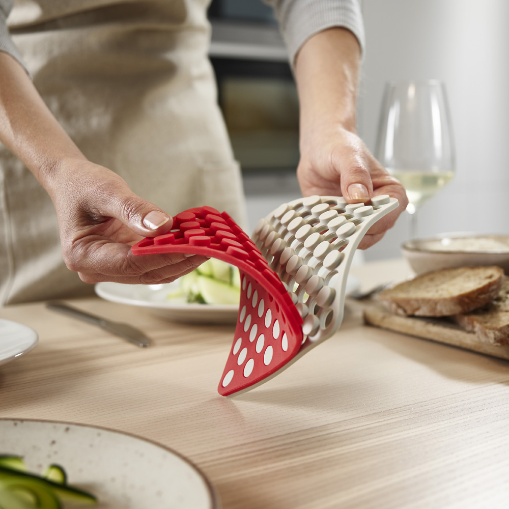 Duo Grytunderlägg 14x14 cm Grå/Röd