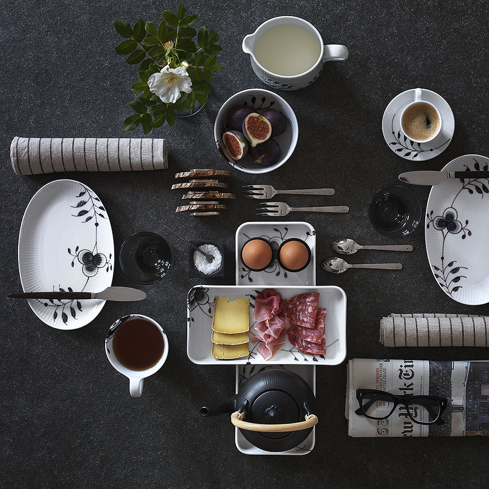 Black Fluted Mega Tallrik Oval 28 cm