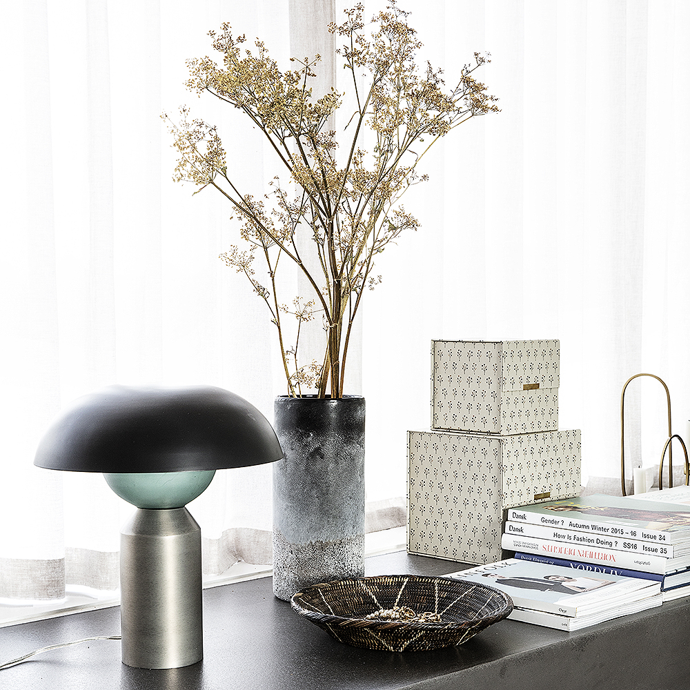 Little Fellow Bordslampa Svart/Gr&ouml;n 35 cm