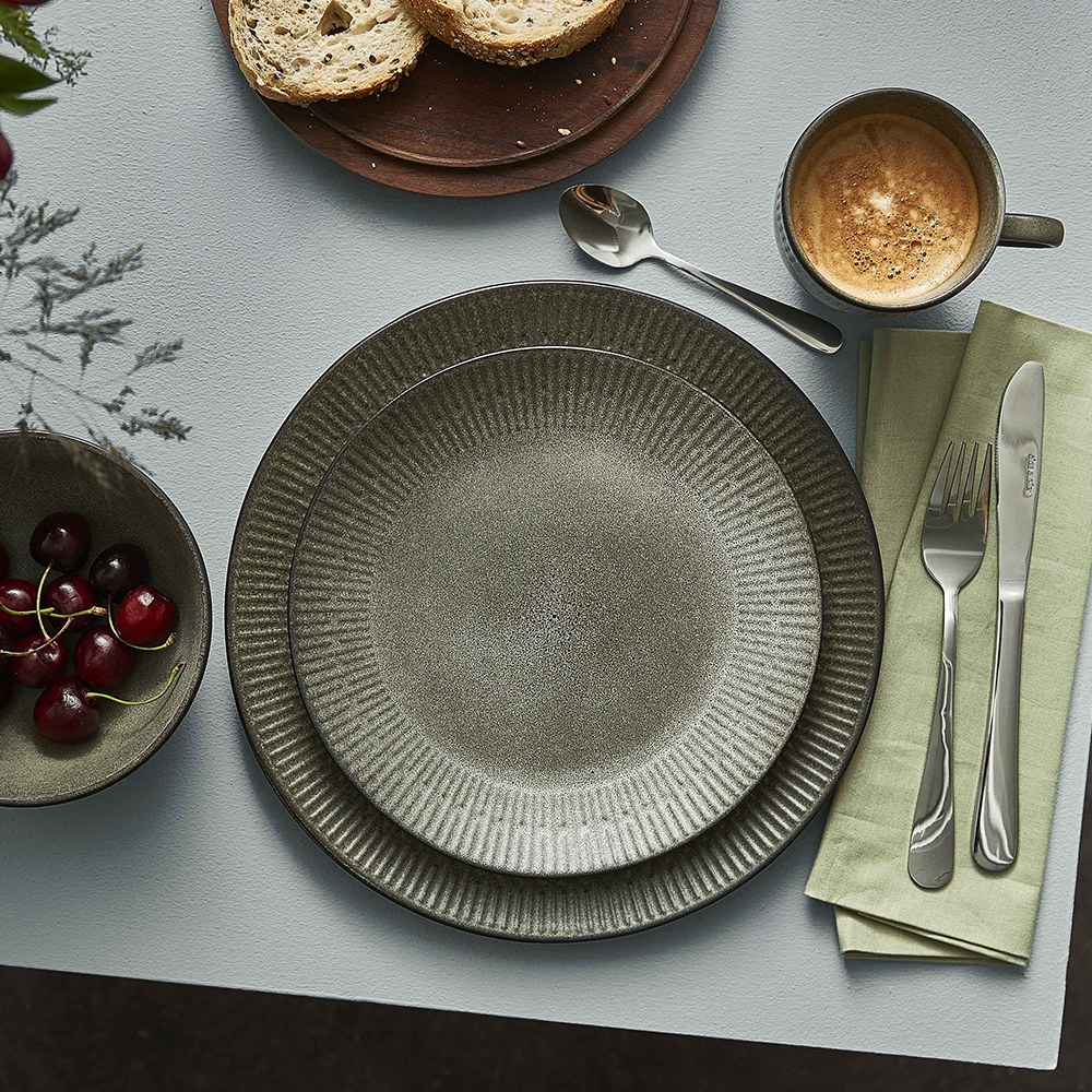 Relief Stoneware Tallrik 22 cm Grå