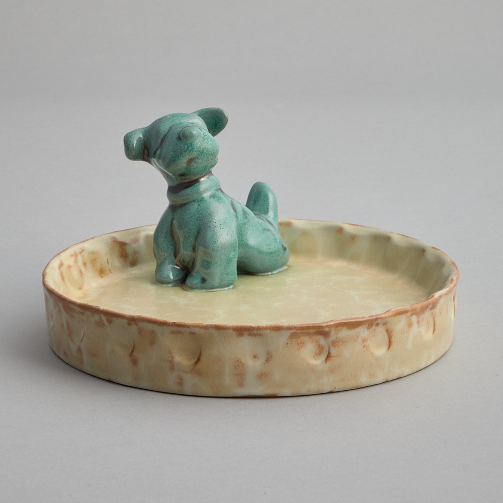 SÅLD Hund på Fat av Einar Luterkort