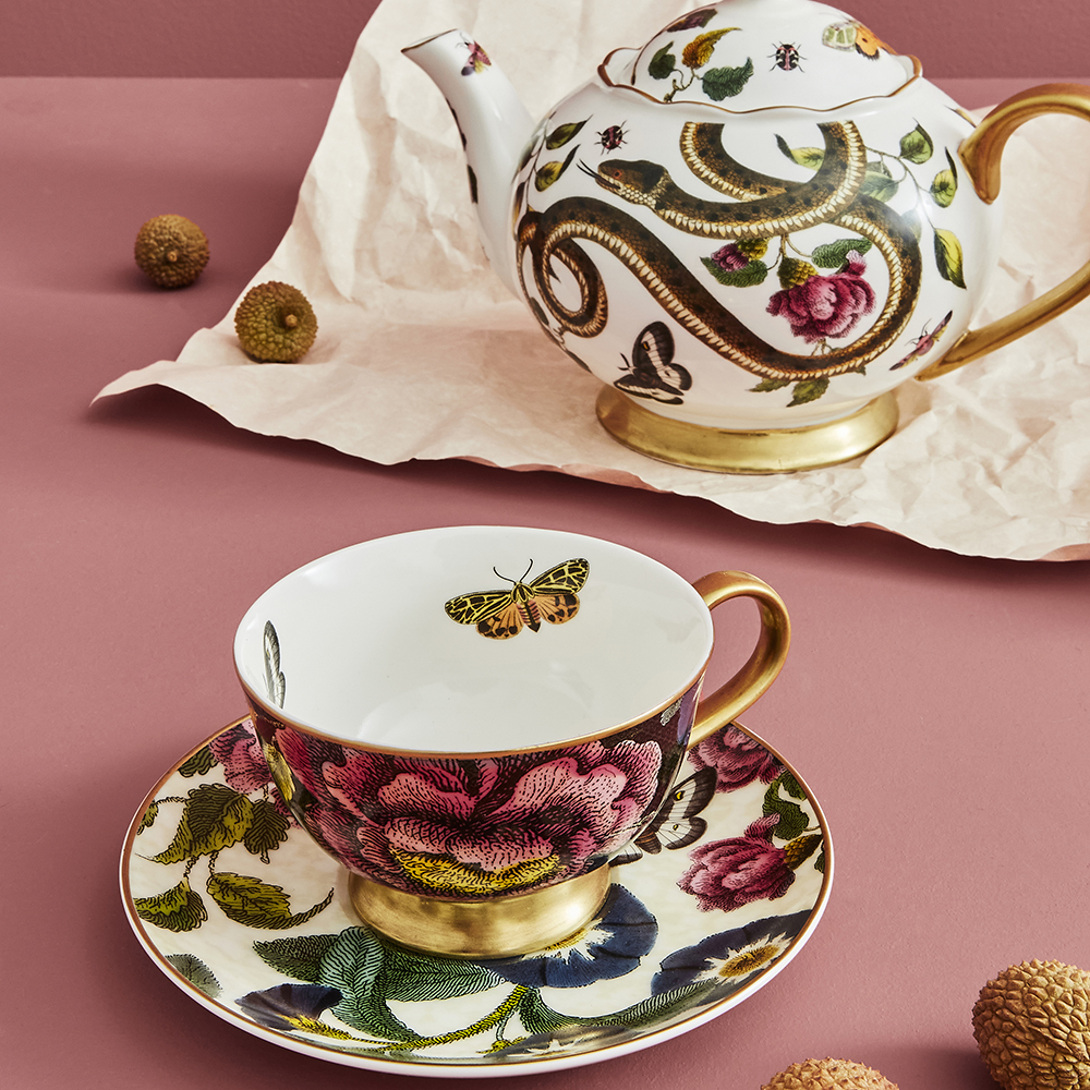 Creatures of Curiosity Tekopp med fat 20 cl Dark Floral