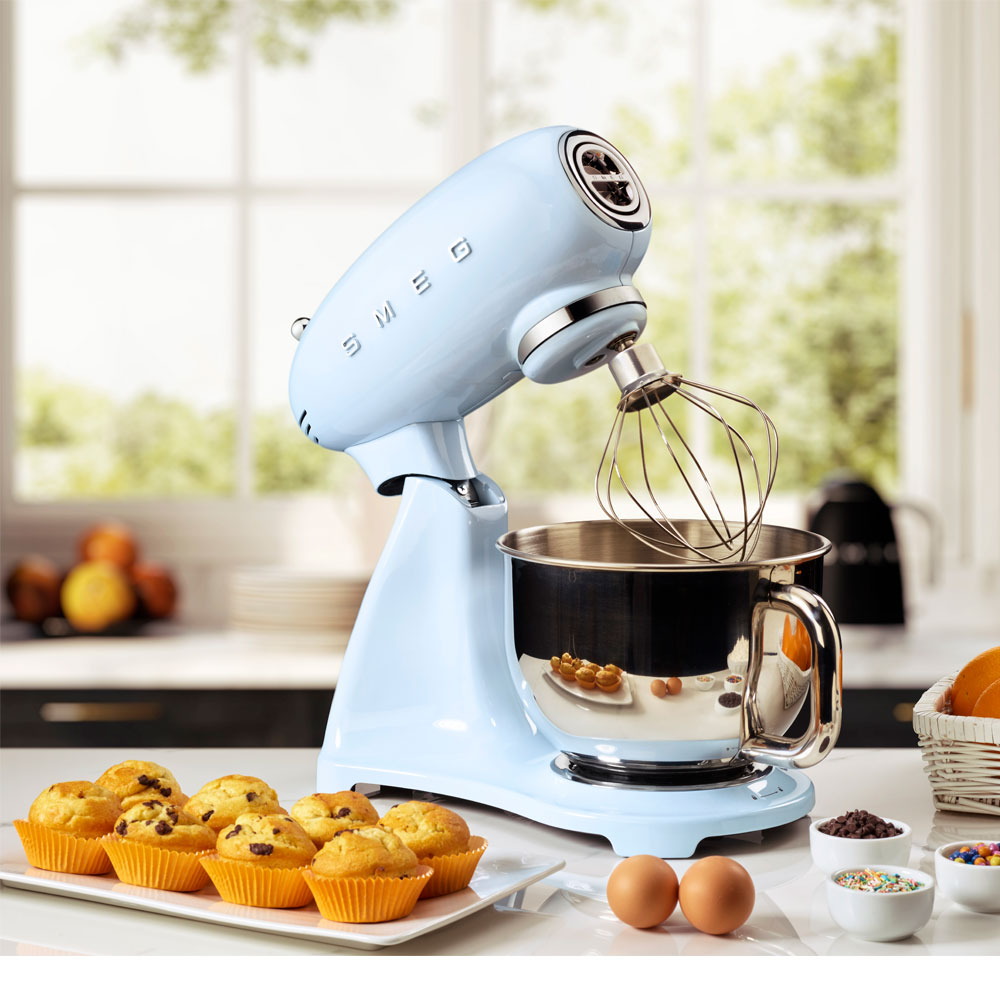 Smeg 50's Style K&ouml;ksmaskin SMF03 4,8 L Pastellbl&aring;